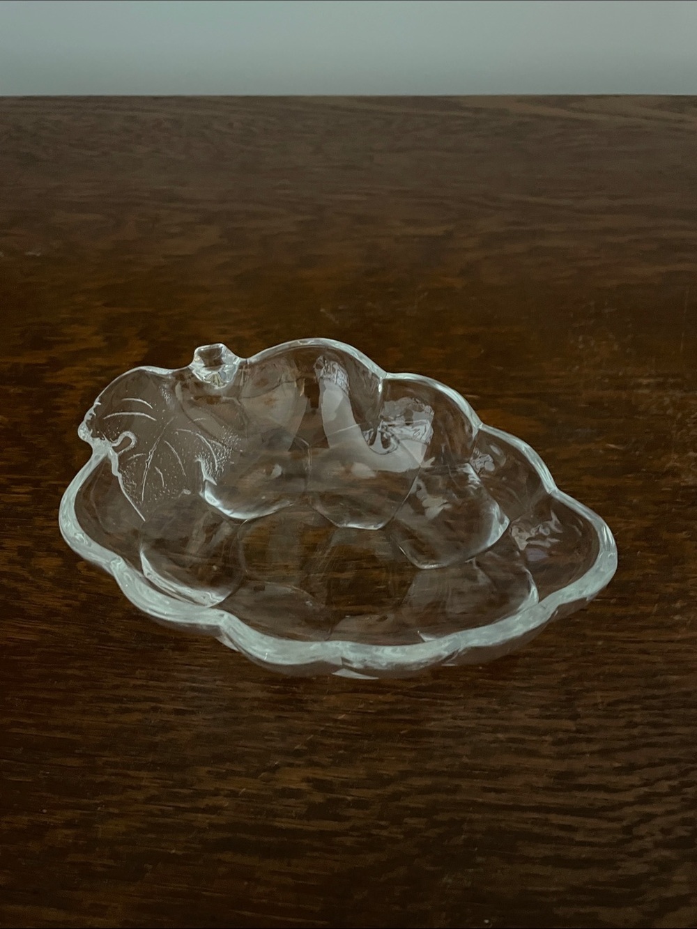 Glass dish in shape of grape cluster